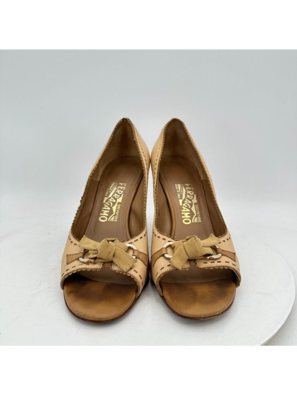 Salvatore Ferragamo Women Size 7.5C Brown Leather Bow Peep Toe Pump Heel Shoes - Picture 2 of 11